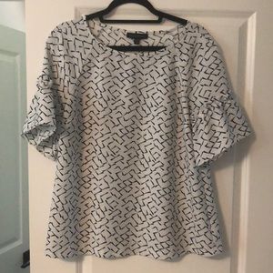 Ruffle sleeve Banana republic blouse size M